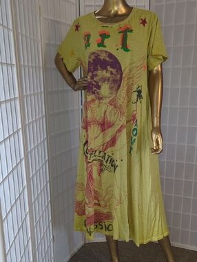 Magnolia Pearl Art Constellation T-dress